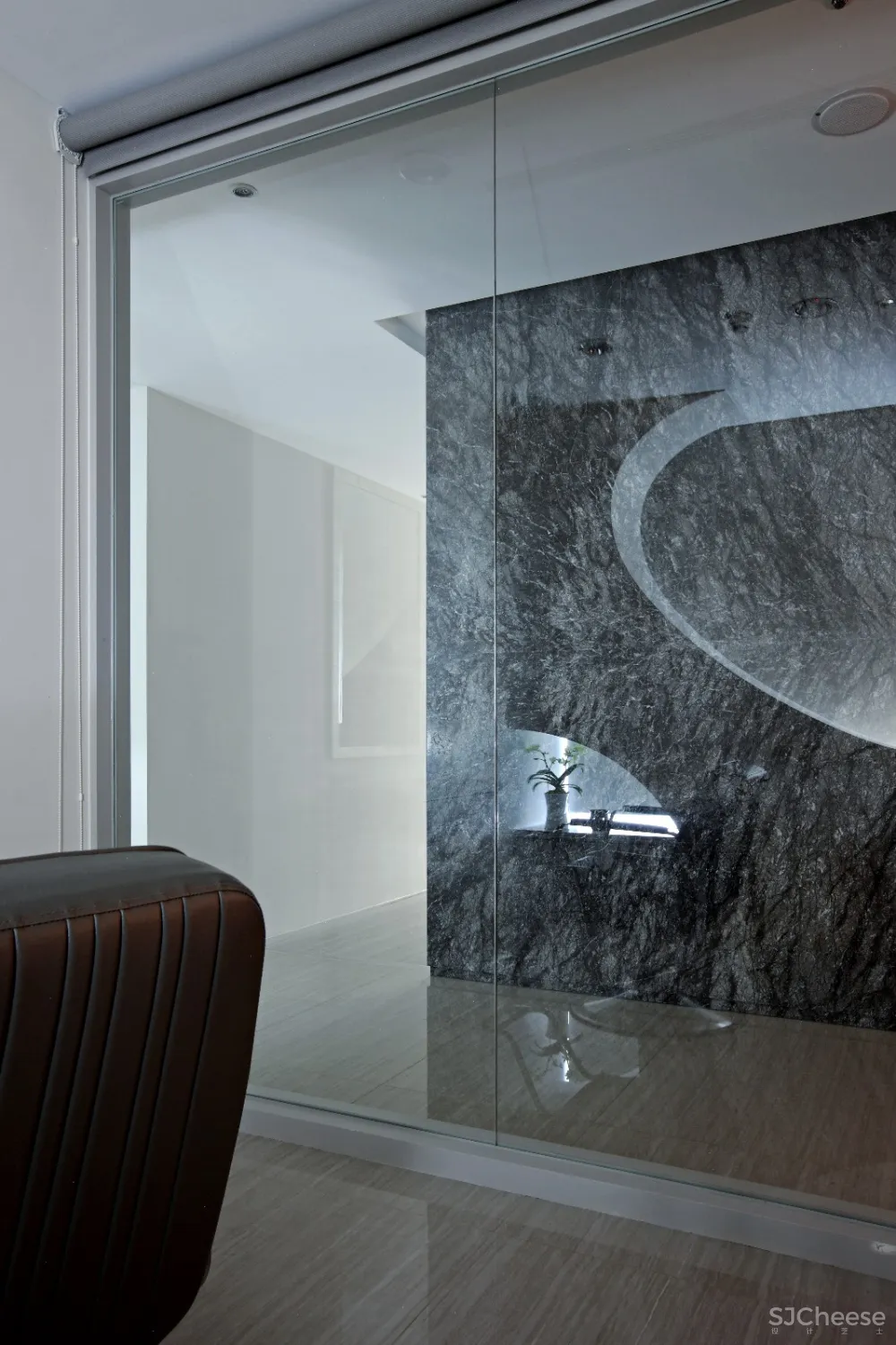 黄金旭 诺本蕬健发中心