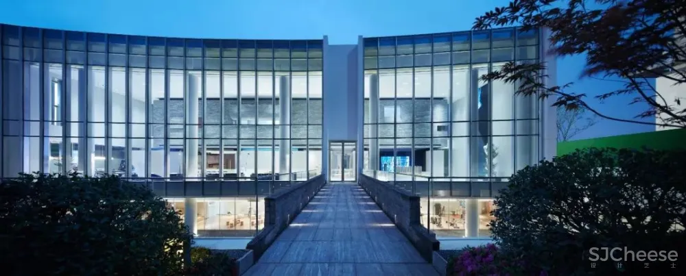 极简白 灰砖,格调十足的先锋艺术馆! 共生形态