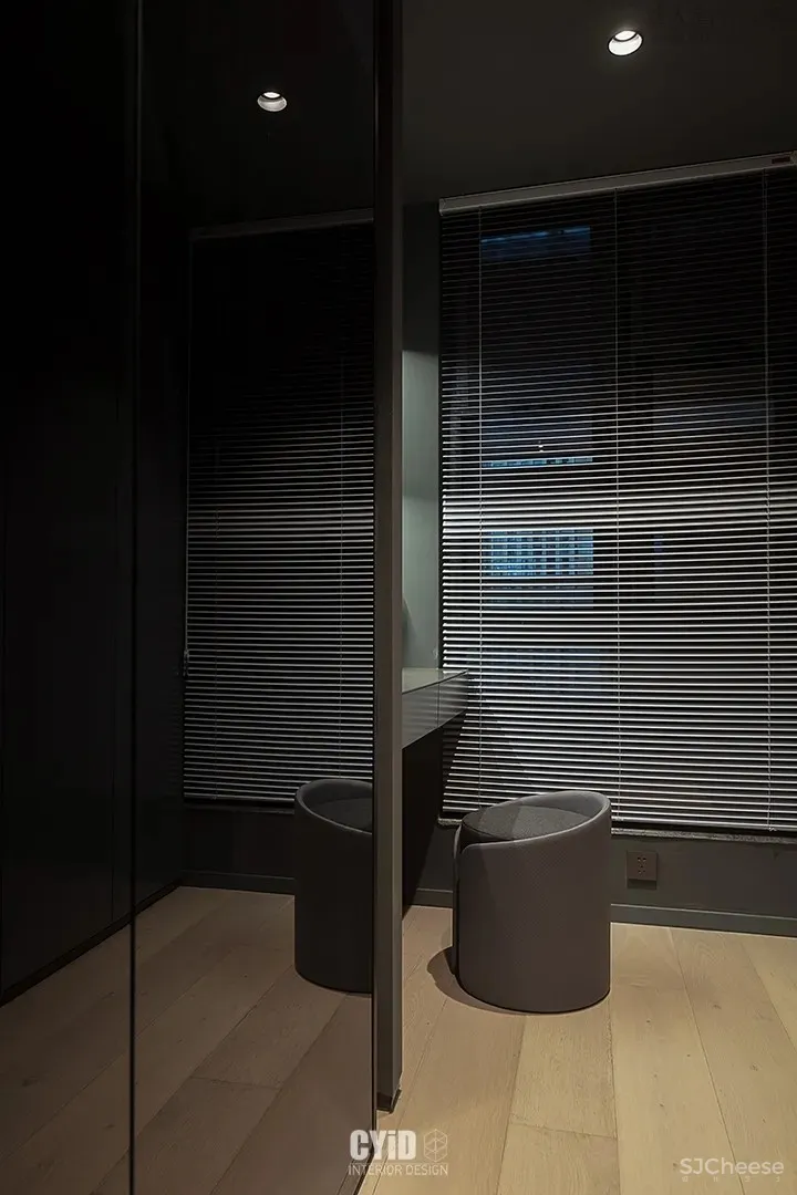 他家放荡不羁的暗黑系,让你再次为黑色沉迷 辰佑设计