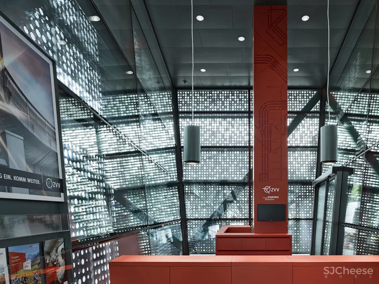 温特图尔火车站广场公交枢纽