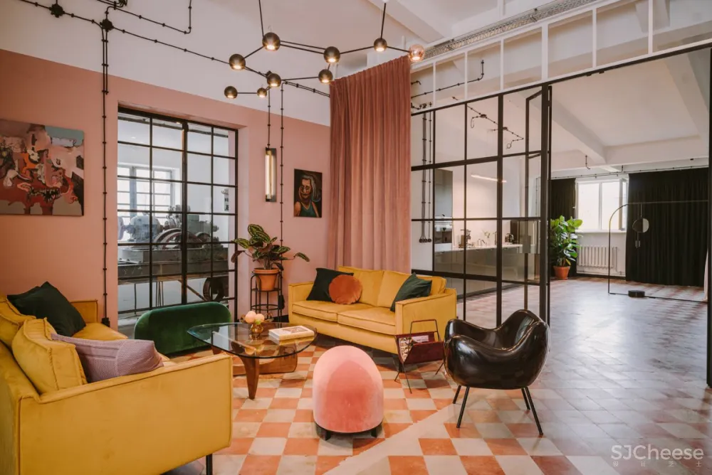 Mateusz Baumiller | Clay Warsaw Offices , 波兰丰富的现代艺术