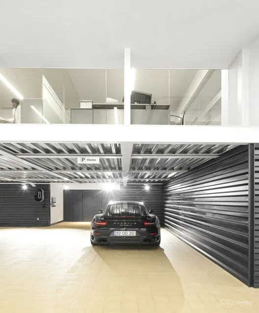 渗透品牌文化的保时捷里斯本中心 OW arquitectos