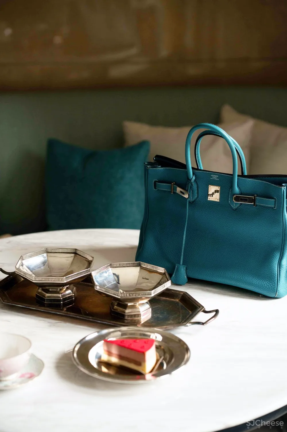 充满浪漫的阳光大宅在成都的私宅内低调呈现