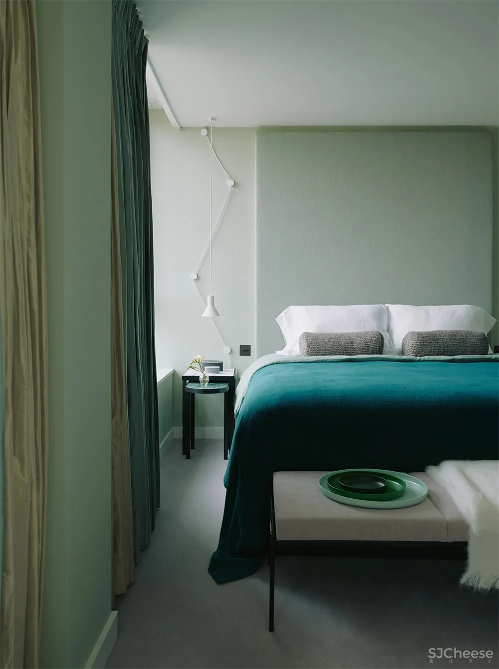 伦敦原BBC总部大楼顶层公寓设计 Waldo Works