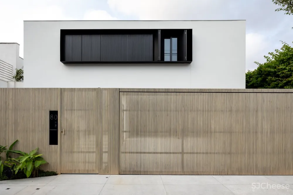 CR2 Architecture | Jacupiranga House , 现代明亮开放的绿色住宅