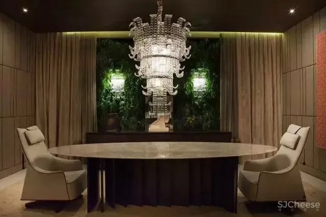 墙面巧用光，开个炫炫的家具店