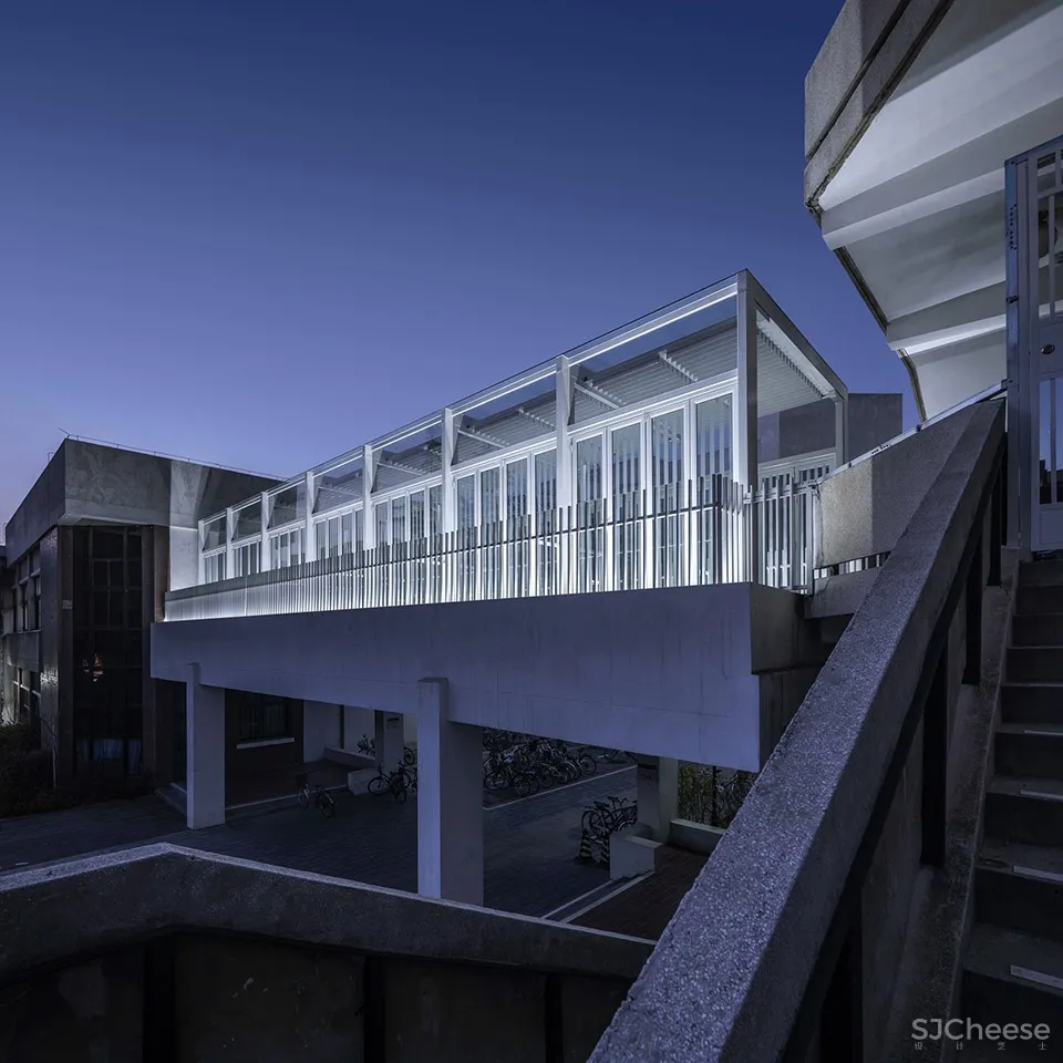 清华大学第四教学楼室内空间改造