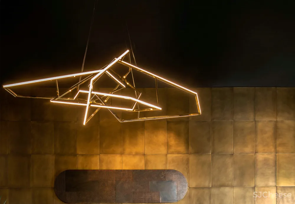 硬核奢雅住宅，感知金属质感的魅力！