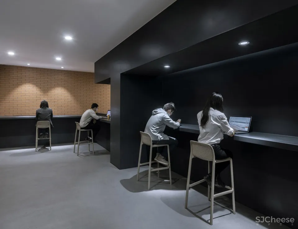 清华大学第四教学楼室内空间改造