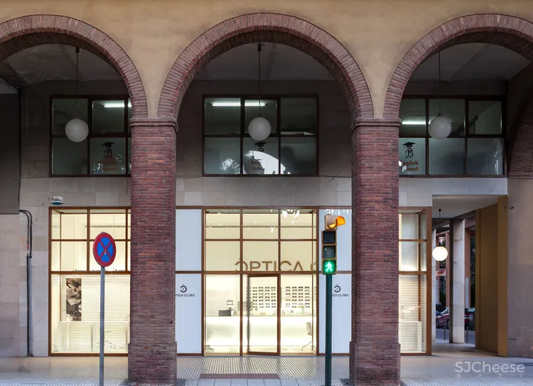 Optic Shop Renovation Arnau Vergés Tejero