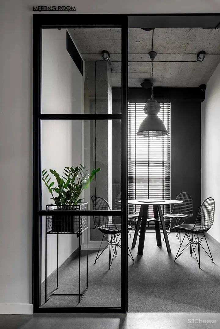 物流软件Logity乌克兰哈尔科夫办公设计 Studio Bondarenko Design