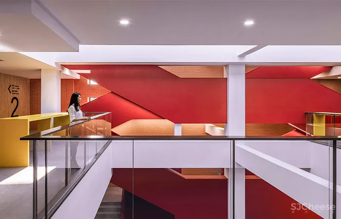 清华大学第四教学楼室内空间改造