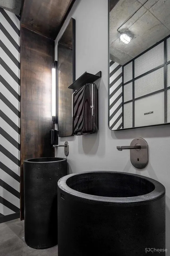 物流软件Logity乌克兰哈尔科夫办公设计 Studio Bondarenko Design