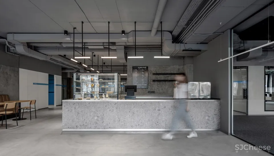 健身中心设计致敬自然,融入现代 balbek Bureau