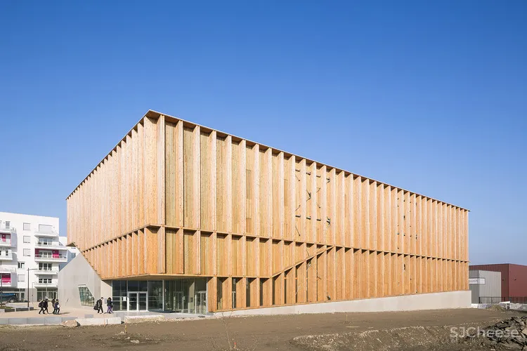 Sports Center in Neudorf Atelier Zündel Cristea