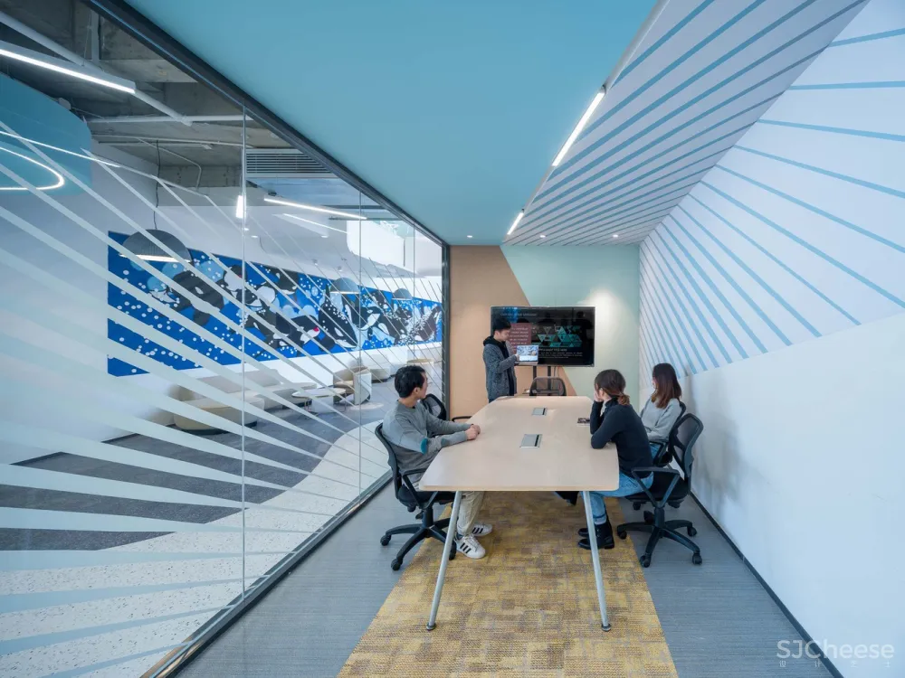 上海·“马克华菲”服装公司总部办公空间 研趣品牌