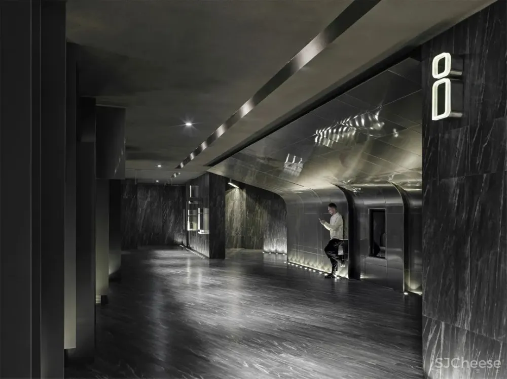 罗灵杰 龙慧祺:香港将军澳蓝塘傲会所 K11周大福