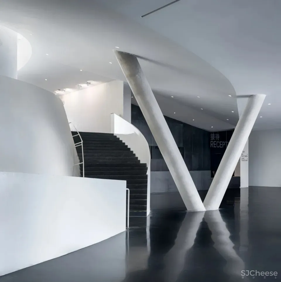 上海油罐艺术中心” ,一个无边界的美术馆 OPEN