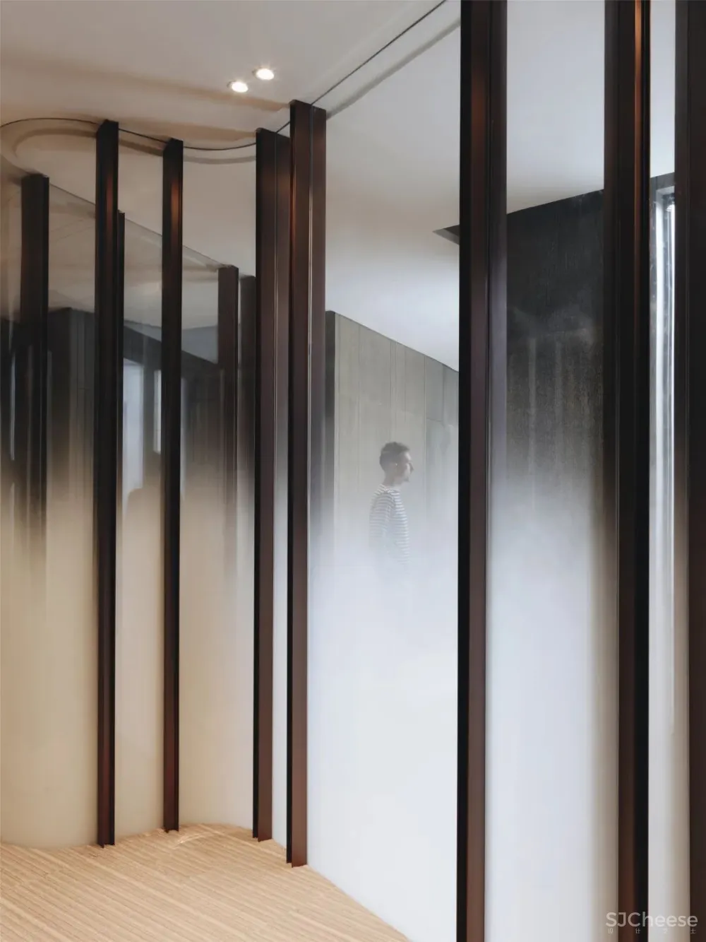 罗灵杰 龙慧祺:香港将军澳蓝塘傲会所 K11周大福