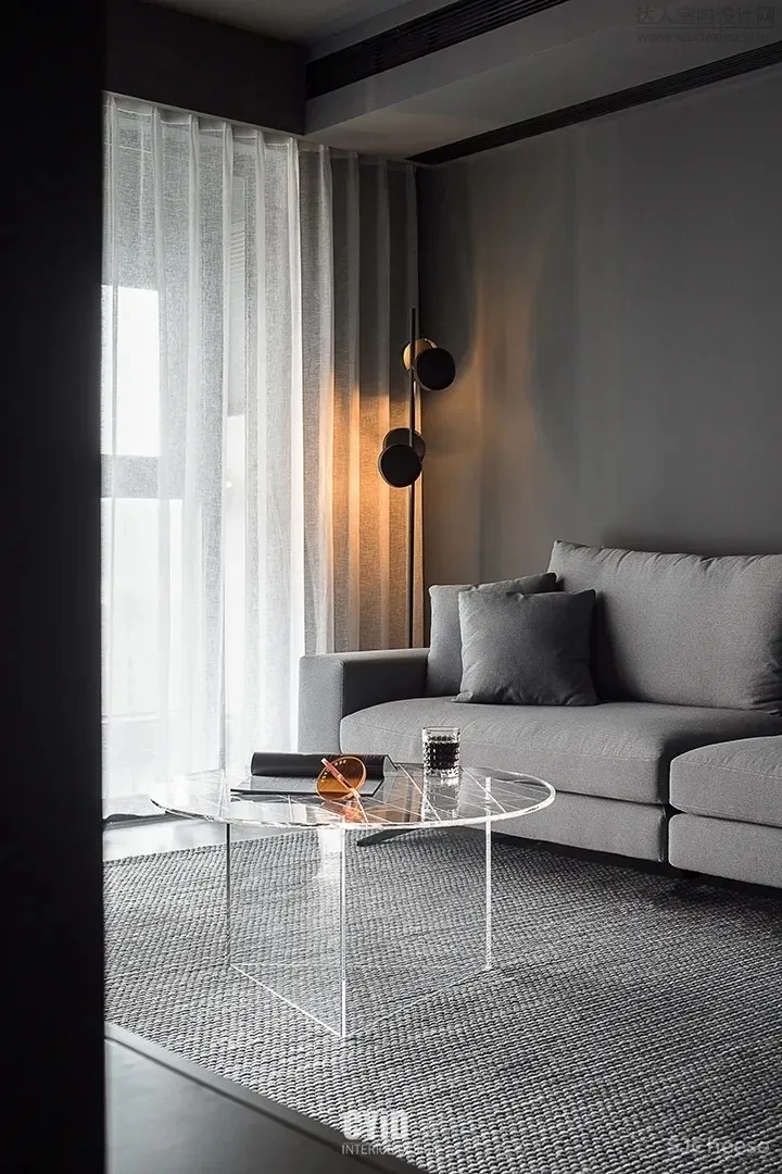 他家放荡不羁的暗黑系,让你再次为黑色沉迷 辰佑设计