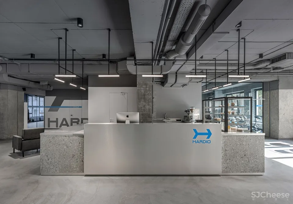 健身中心设计致敬自然,融入现代 balbek Bureau