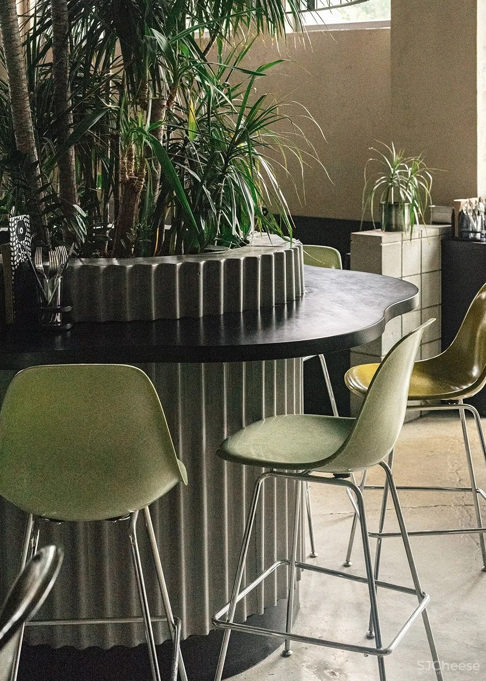 高级的轻食餐厅设计,朴实自然却又质感十足 September and Interiors