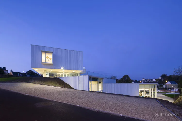 Cultural Center in Baud Studio 02