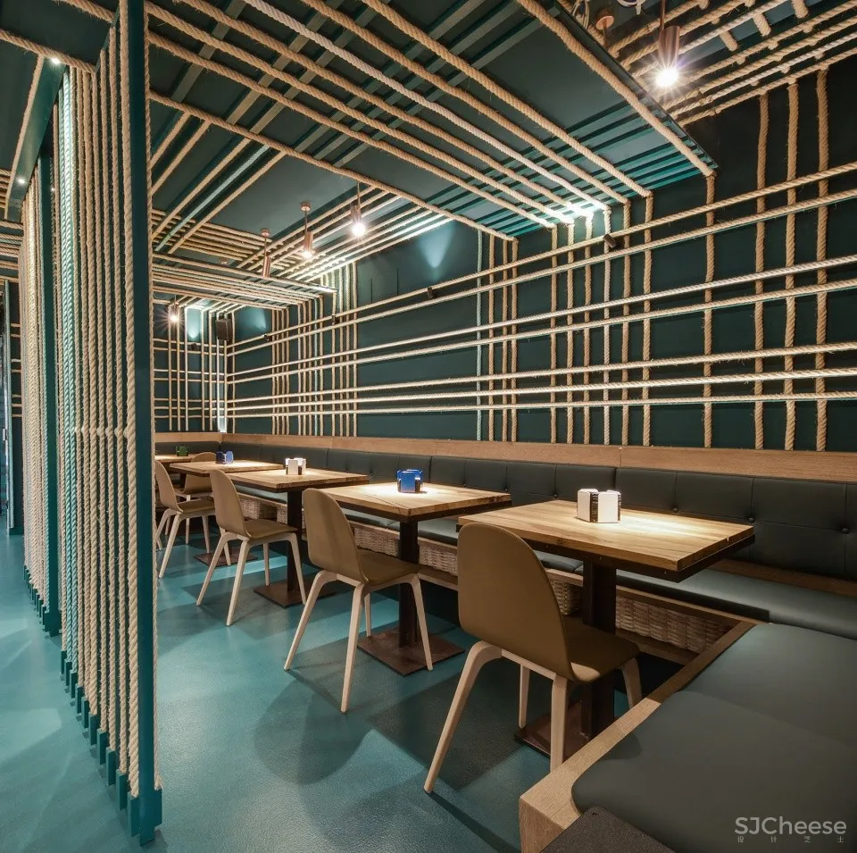 深绿色港口风餐厅酒吧，西班牙 EL EQUIPO CREATIVO