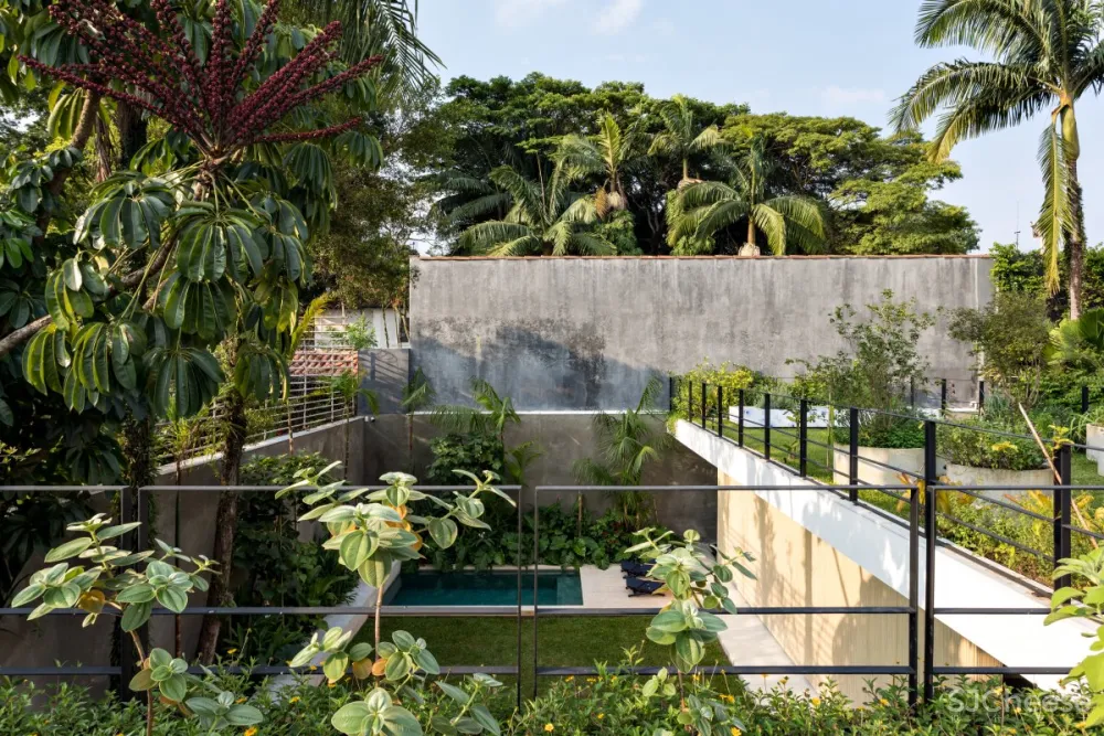 CR2 Architecture | Jacupiranga House , 现代明亮开放的绿色住宅