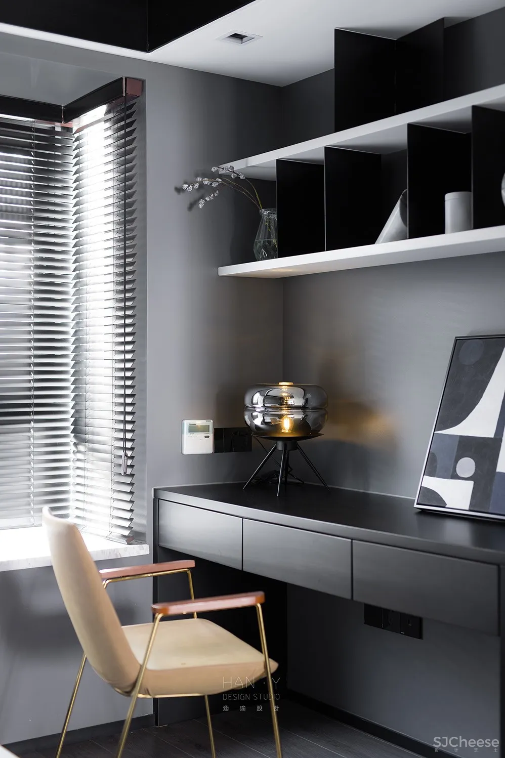 黑是一切颜色的尽头,是设计界的神秘宠儿