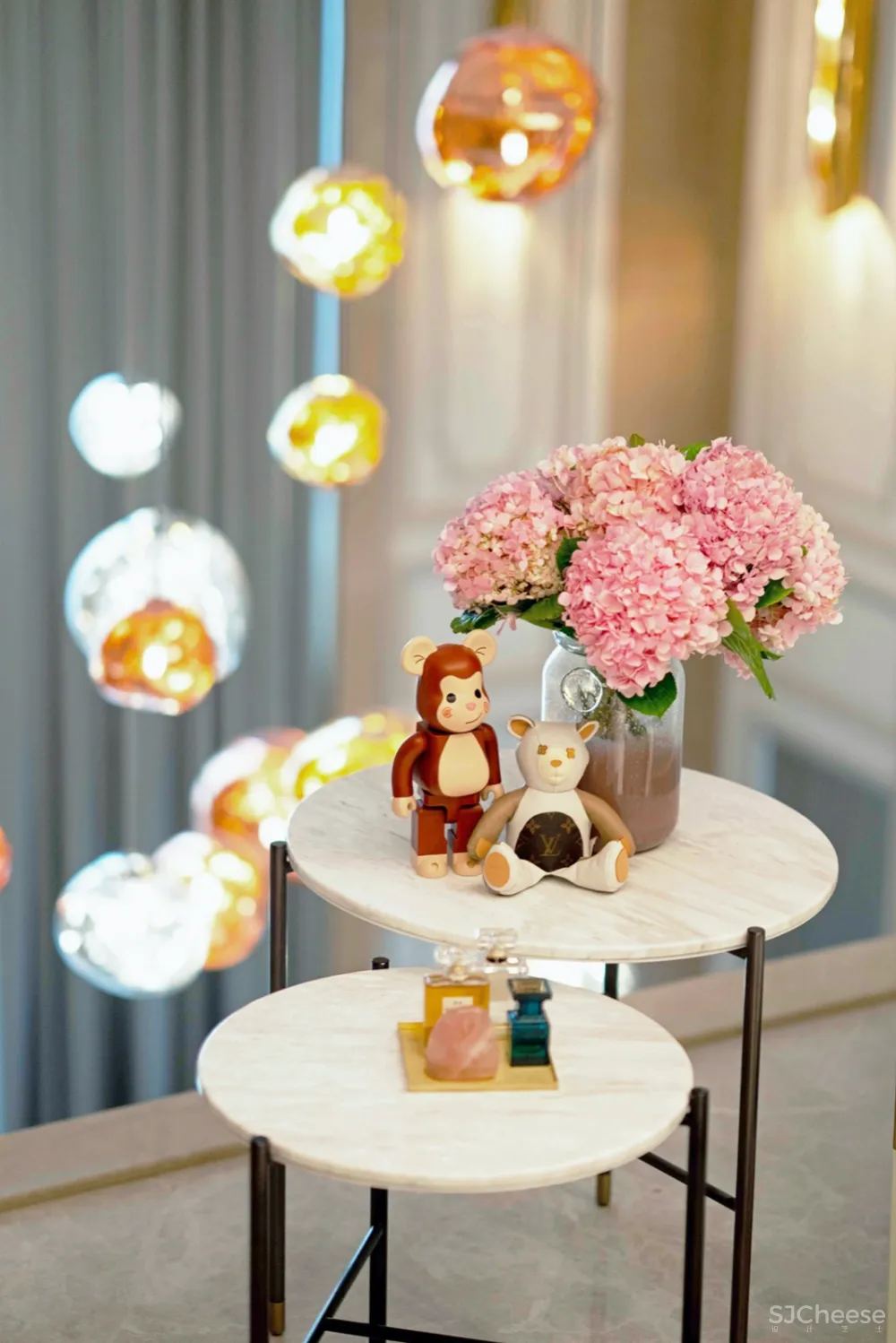 充满浪漫的阳光大宅在成都的私宅内低调呈现