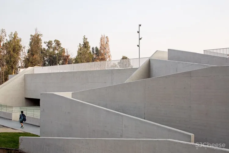 智利圣乔治学院体育馆 Gonzalo Mardones V. Arquitectos