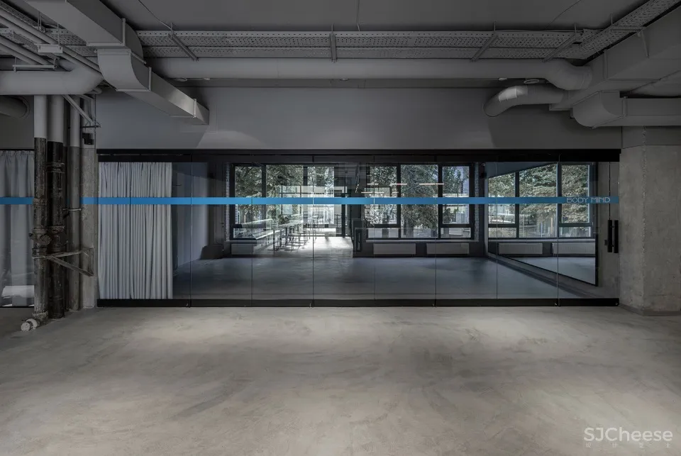 健身中心设计致敬自然,融入现代 balbek Bureau