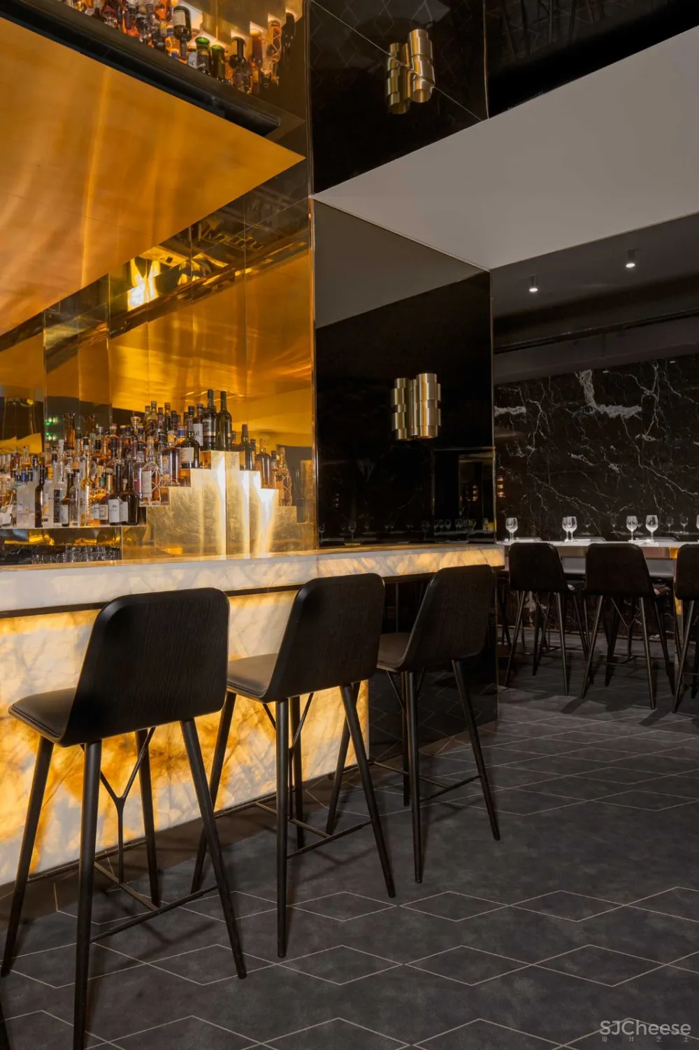 等你扛过了那段让你刻骨铭心的日子,你就知道设计其实由心