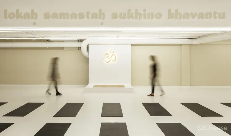 西班牙马 YogaOne 会所 Studio Shito