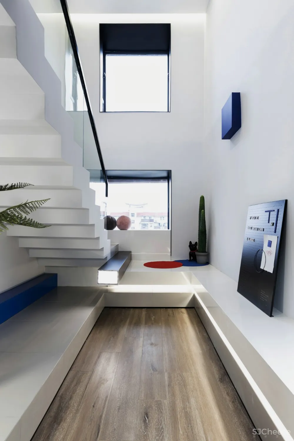 砸掉120万楼板,造出玻璃栈道 FF空间设计