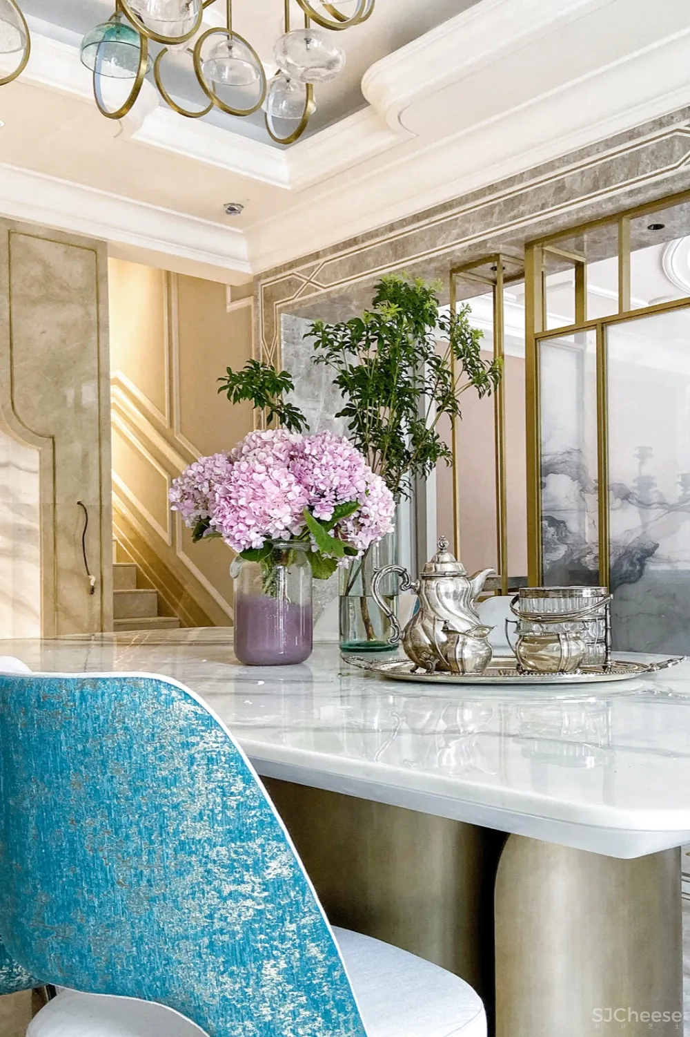 充满浪漫的阳光大宅在成都的私宅内低调呈现