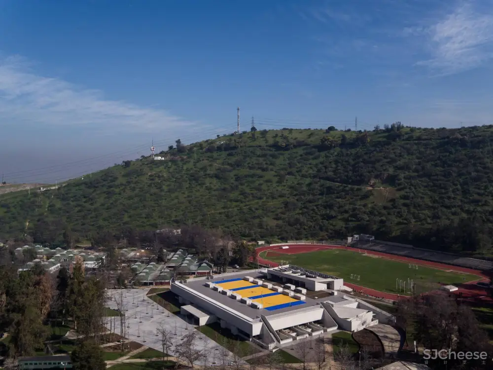 The Saint George College’s Gymnasium Gonzalo Mardones V Arquitectos
