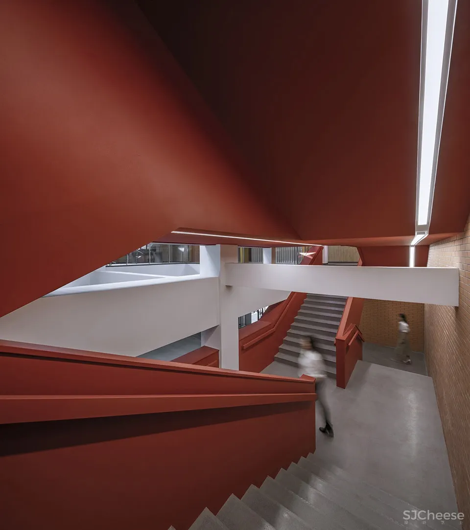 清华大学第四教学楼室内空间改造