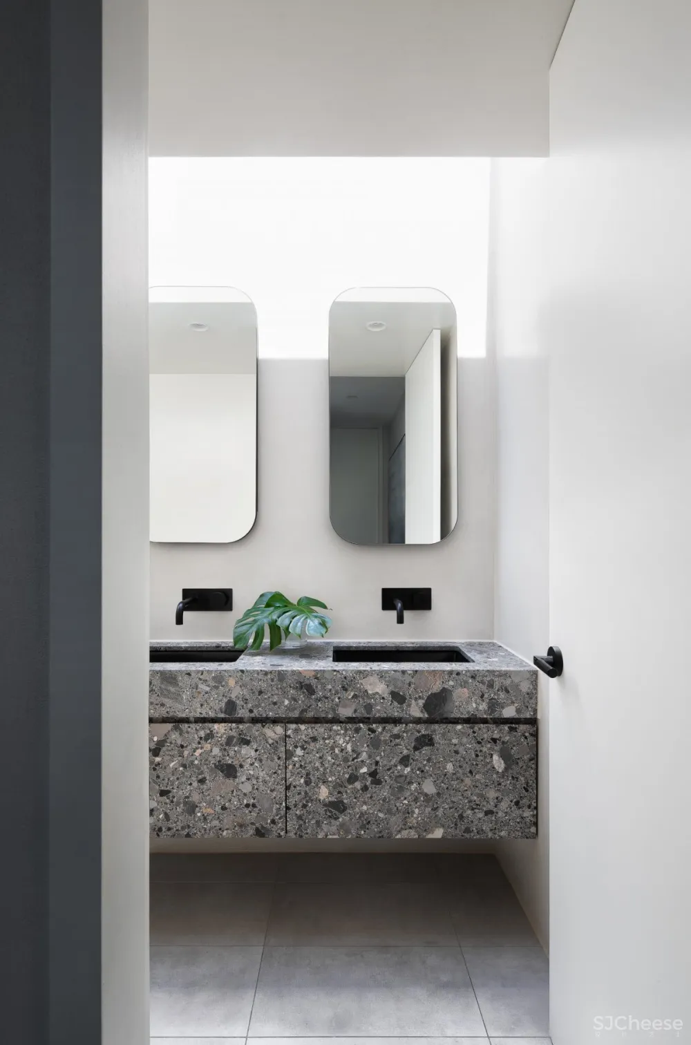 Cera Stribley | Commercial Road , 自然光线对建筑的重要性