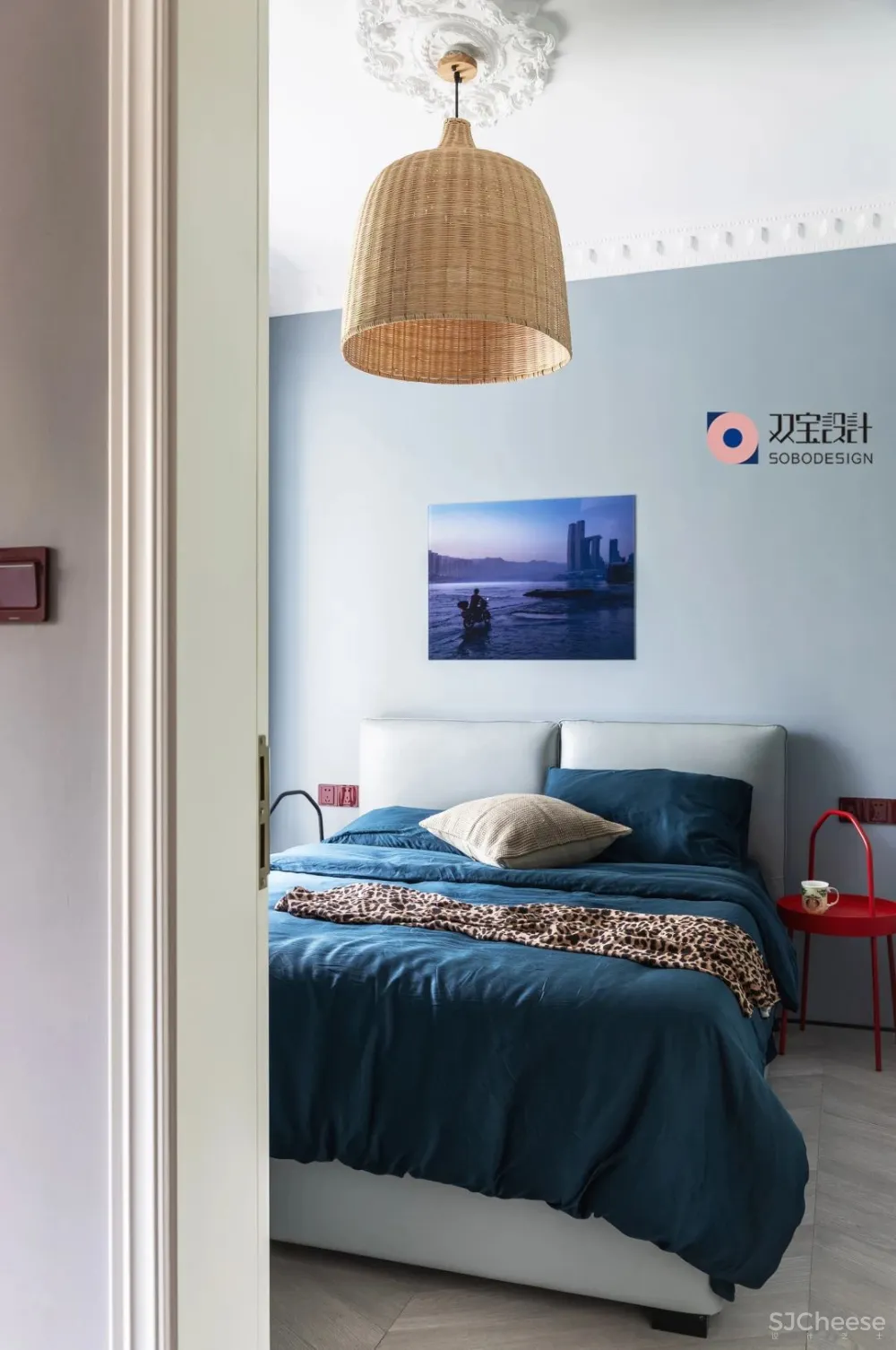 满满艺术复古风,她的家装扮得戏剧感十足 双宝设计