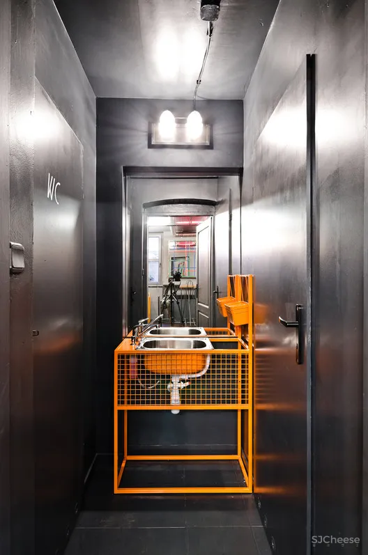 Zrodlo酒吧 Adam Wiercinski