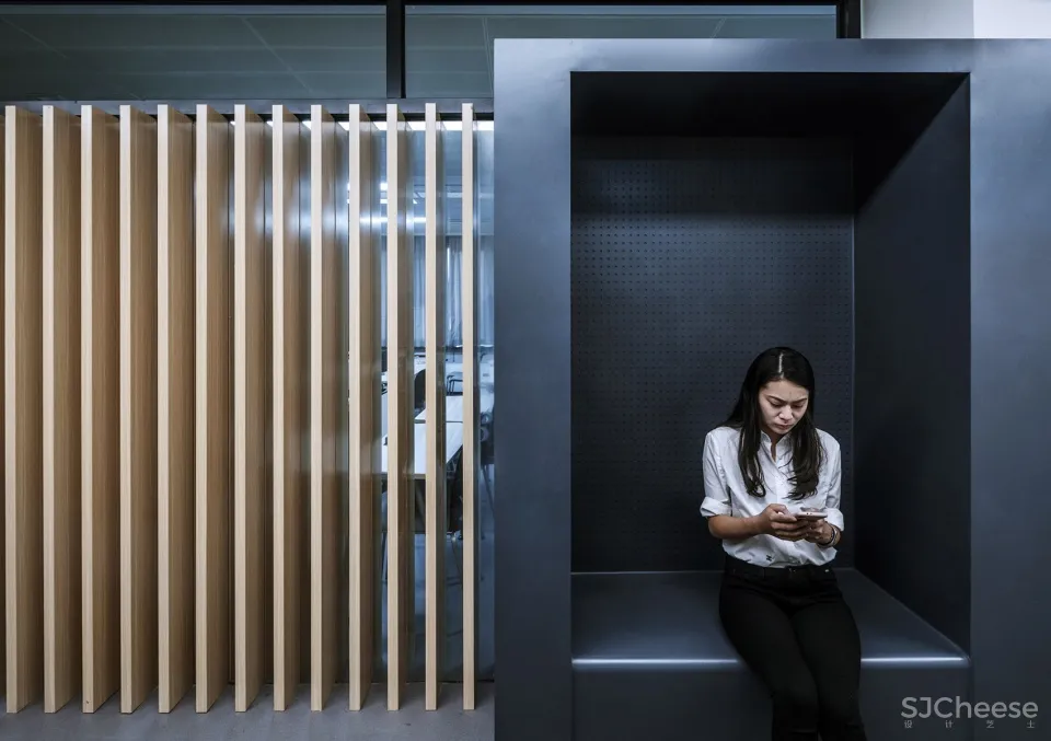 清华大学第四教学楼室内空间改造