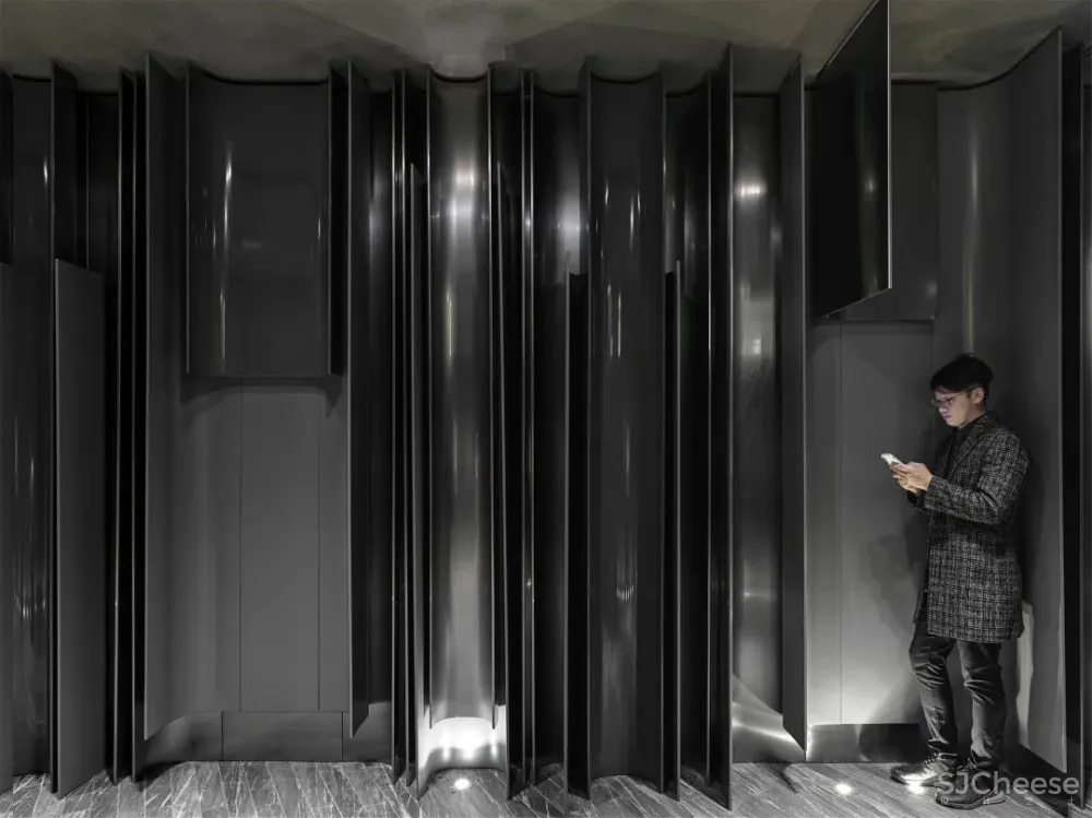 罗灵杰 龙慧祺:香港将军澳蓝塘傲会所 K11周大福