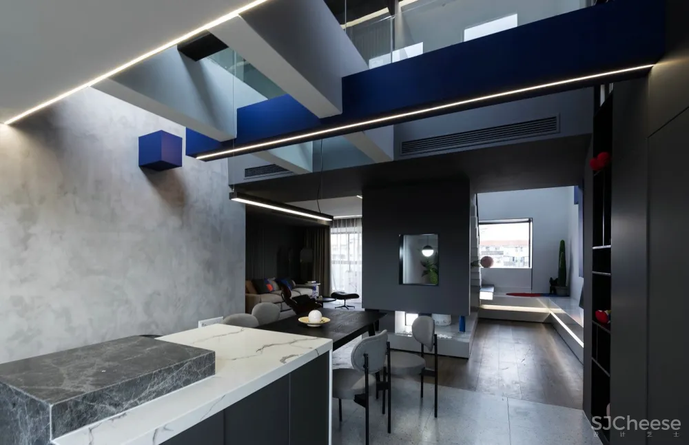 砸掉120万楼板,造出玻璃栈道 FF空间设计