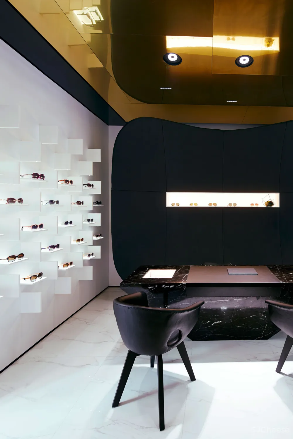 Bolon Eyewear Flagship Store by Ippolito Fleitz