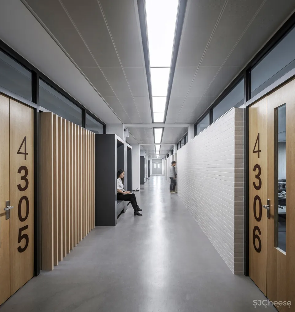 清华大学第四教学楼室内空间改造