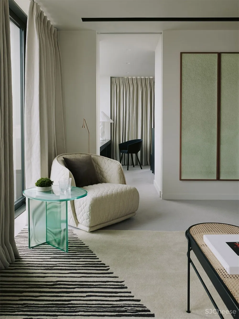 伦敦原BBC总部大楼顶层公寓设计 Waldo Works