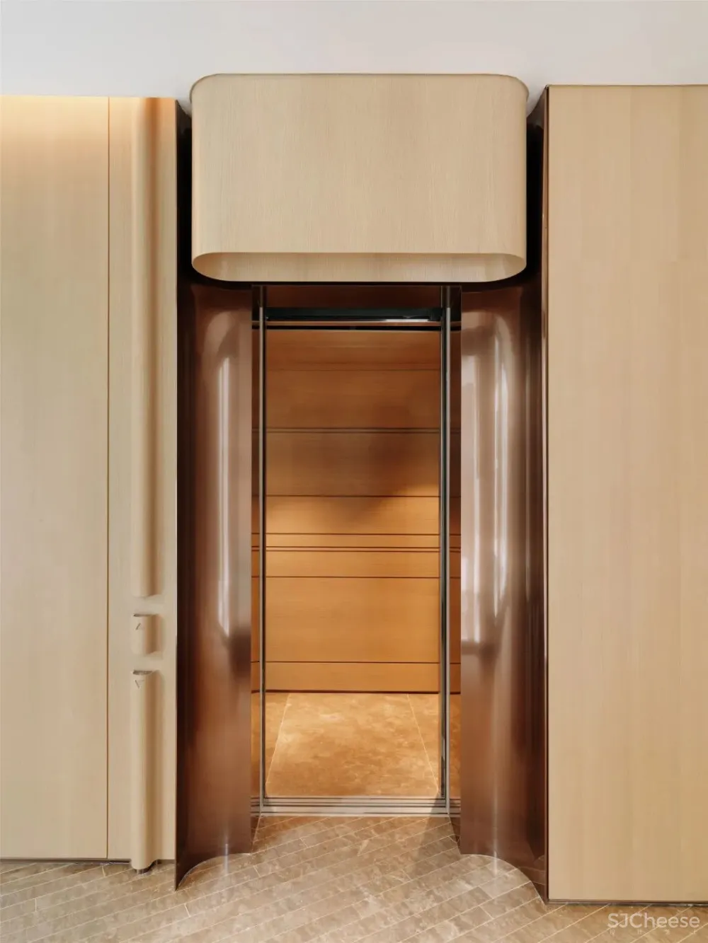 罗灵杰 龙慧祺:香港将军澳蓝塘傲会所 K11周大福