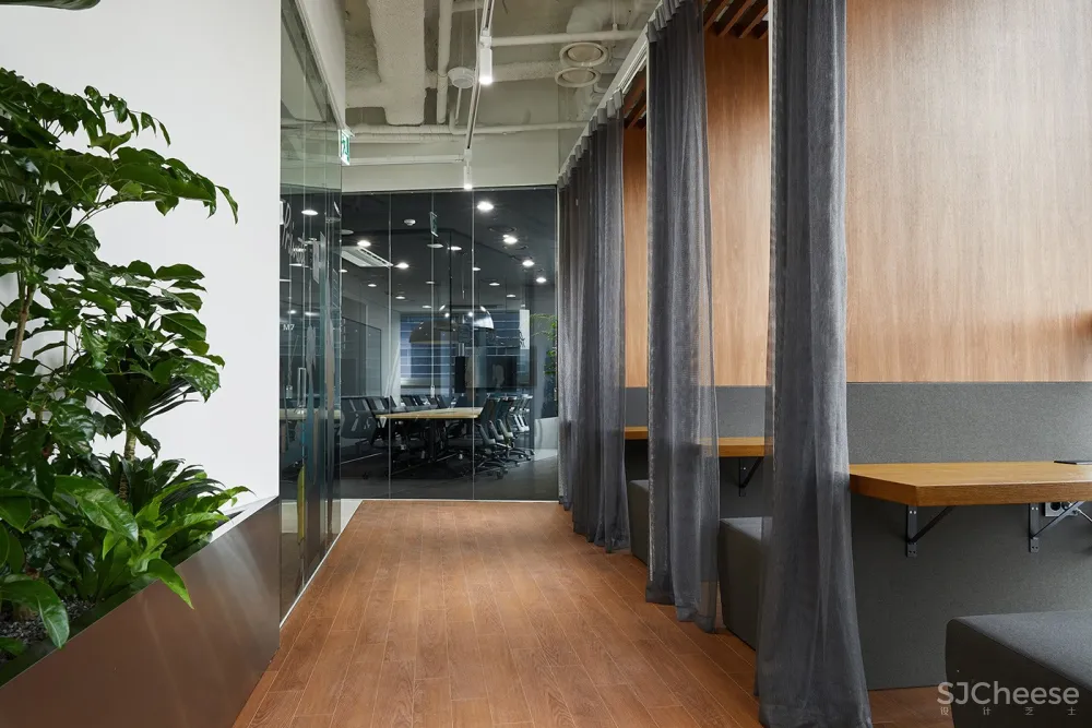 像儿童乐园的办公室 再造设计